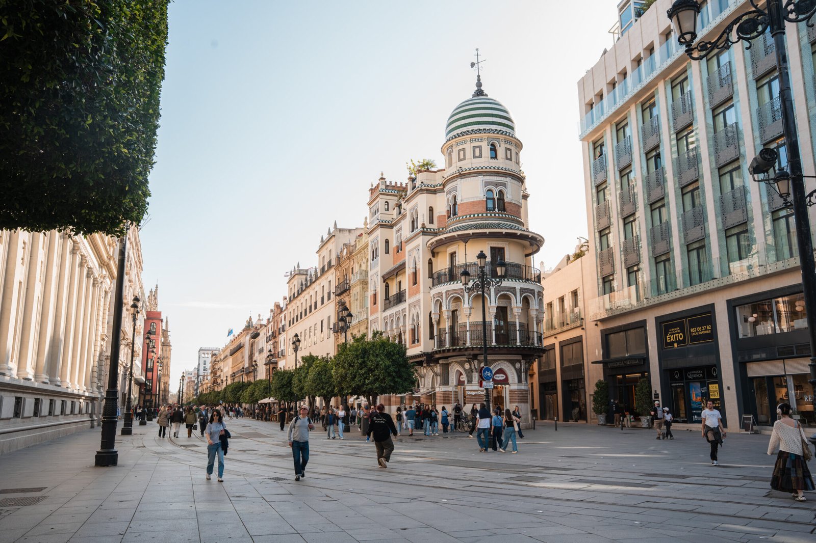 Gourmet tapas and wine tour in Sevilla