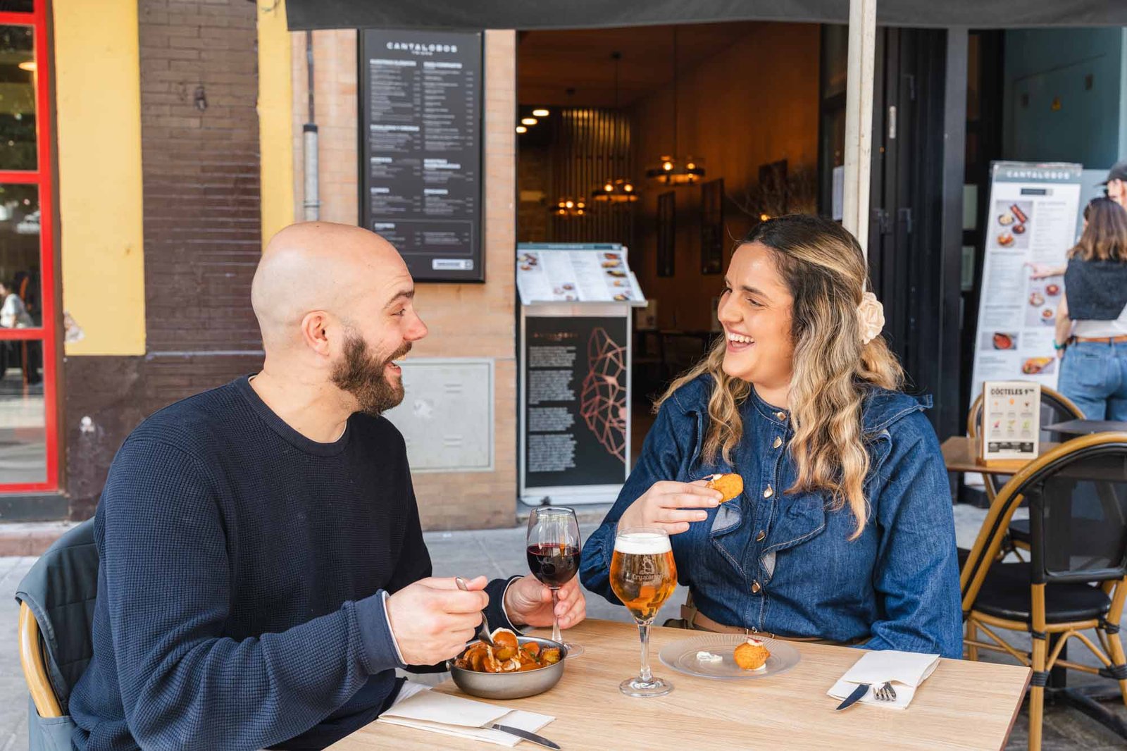 Gourmet tapas and wine tour in Triana